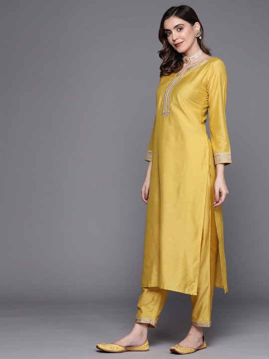 Ethnic Motifs Embroidered Sequinned Kurta With Trousers & With Dupatta 2