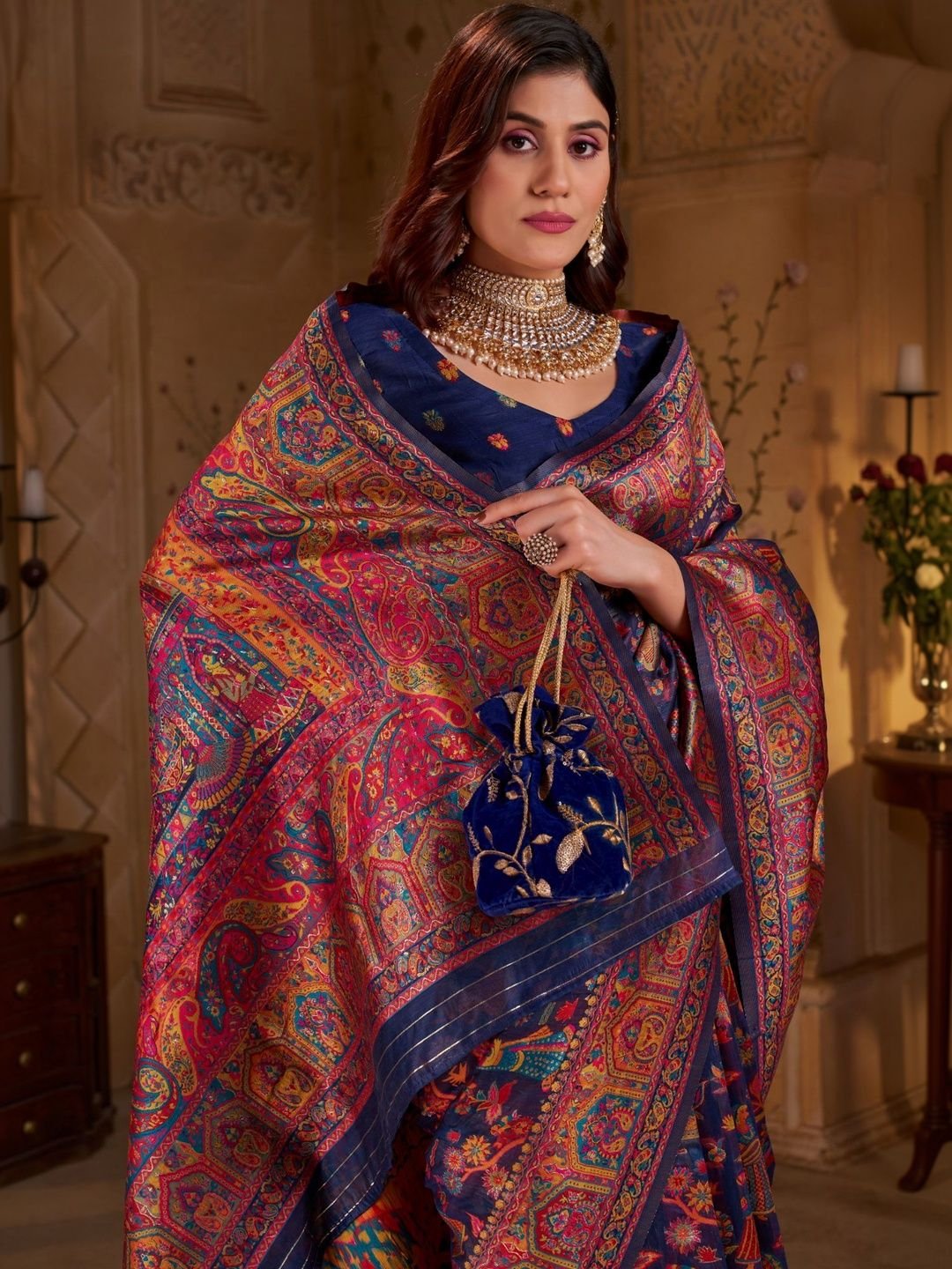 Ethnic Motifs Zari Silk Blend Heavy Work Banarasi Saree 3